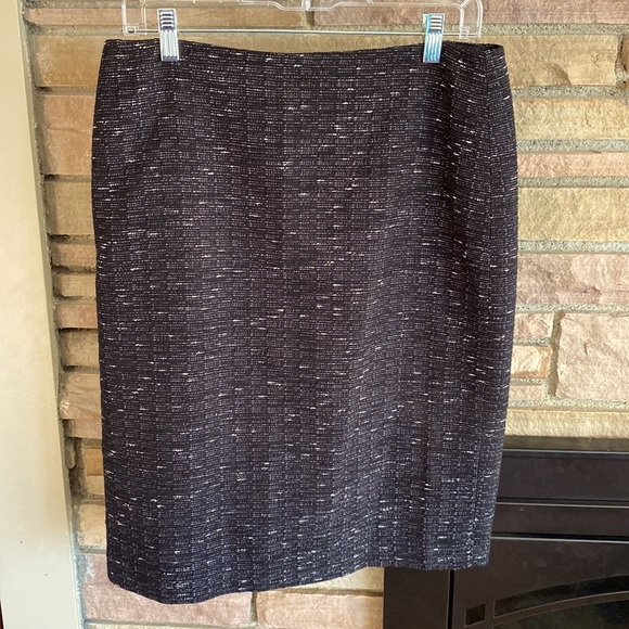 Ann Taylor Dresses & Skirts - Ann Taylor Tweed Pencil Skirt